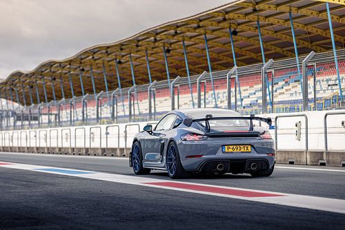 Porsche Cayman GT4RS op Circuit Assen - Autovisie Supertest