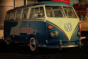 Volkswagen Kombi T1 1963 mit Oldtimern Tankstelle