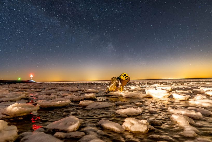 Frozen milkyway by Marjolein van Roosmalen