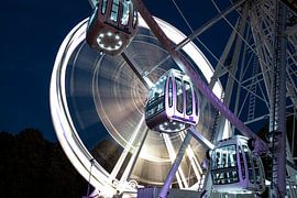 Double Ferris wheel by Leo van Valkenburg