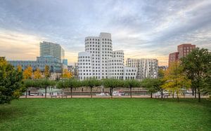 Gehry Buildings Dusseldorf sur Michael Valjak