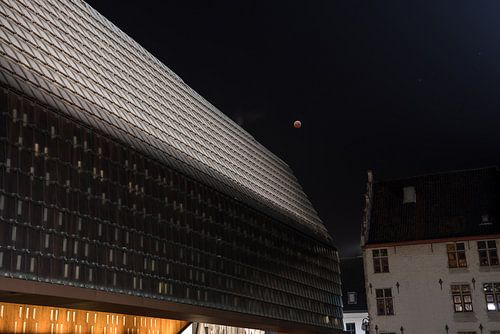 Blood Moon in Ghent