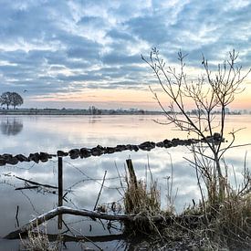 eiskalter Morgen auf der Maas von R. Maas