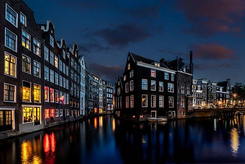 Oudezijds Voorburgwal Amsterdam sur Wil Crooymans