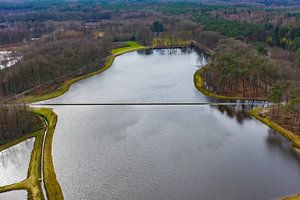 Radfahren durch das Wasser