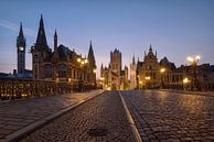 De oude stad van Gent bij dageraad van Rolf Schnepp thumbnail
