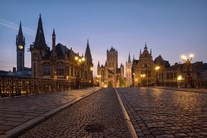 De oude stad van Gent bij dageraad