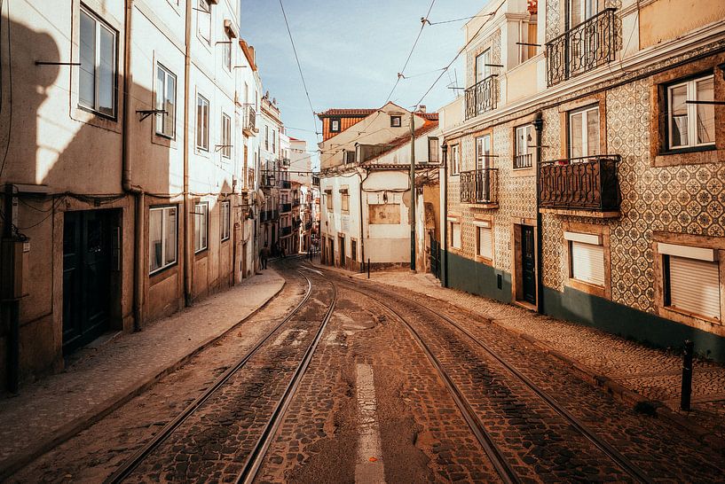 Alfama by Felix Kayser