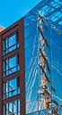 Weerspiegeling van de mast van een tallship, Sail 2015 van Rietje Bulthuis thumbnail