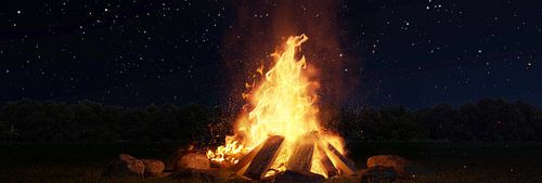 Panoramisch beeld kampvuur bij nacht