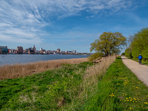 Blick auf die Stadt Rostock an der Ostsee