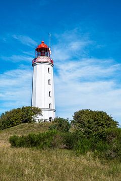 Vue du phare depuis l'île de Hiddensee sur la mer Baltique sur Andreas Völkel