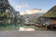 Bootshütte am Pragser Wildsee in Südtirol von Michael Valjak Miniaturansicht
