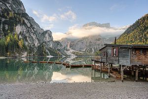 Bootshütte am Pragser Wildsee in Südtirol