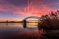 Zwolse IJsselbrug tijdens zonsopkomst