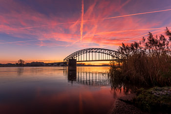 Zwolle IJssel-Brücke bei Sonnenaufgang