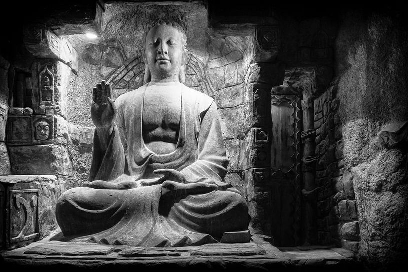 «Trois choses ne peuvent pas être longtemps cachée: le soleil, la lune, et la vérité", Buddha Q par Hans Brinkel