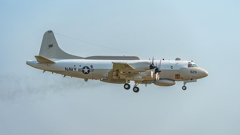 Landing Lockheed EP-3E Orion (ARIES II). by Jaap van den Berg