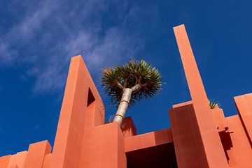 Le mur rouge, Calpe, Espagne sur Adelheid Smitt