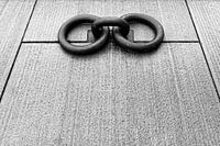 Rings on the quay (2)