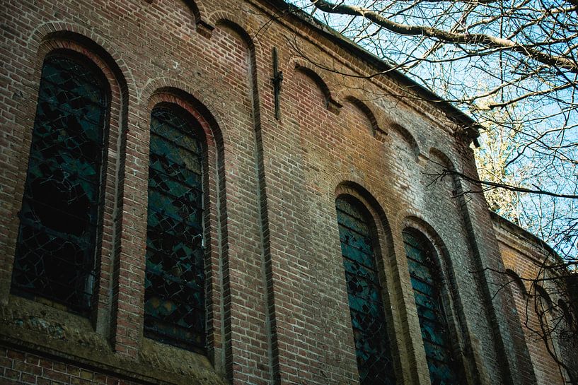 kerkramen van vervallen klooster Hoompje van Eugenlens