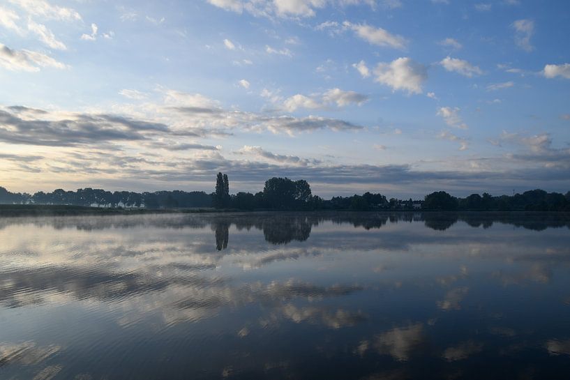 Clouds and water by Tessa van der Geer