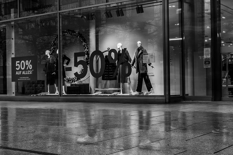 Einkaufszentrum im Lockdown von Thomas Riess