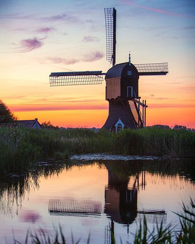 Corner mill Hei and Boeicop at sunrise