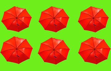 Rode  paraplu's op groene  achtergrond van Patricia Hofmeester