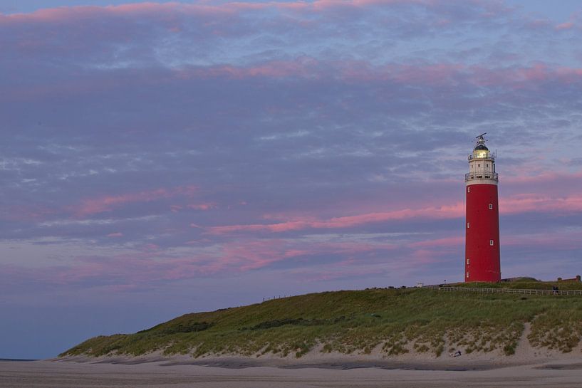 Vuurtoren "de Cocksdorp" net na zonsondergang - Texel van Art Wittingen