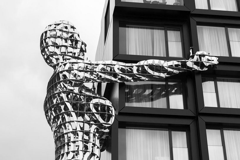 Lilit Prague by Ilya Korzelius