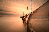 Fischernetze Texel bei Sonnenaufgang von John Leeninga Miniaturansicht