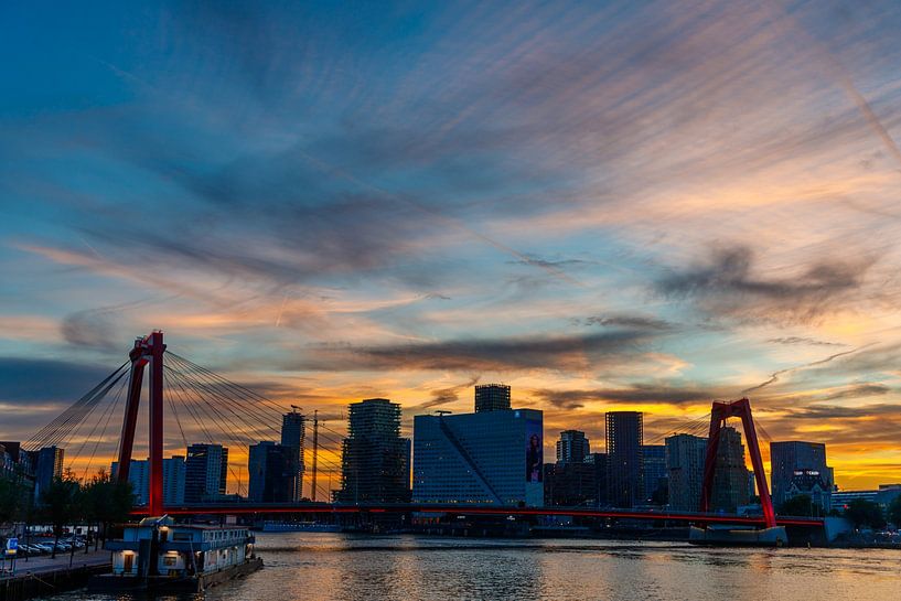 Skyline of Rotterdam during sunset by RH Fotografie