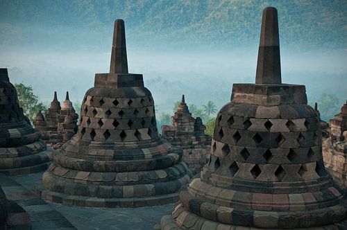 L'humeur mystique du matin à Borobudur