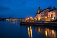 Dordrecht bij avond uitzicht op Groothoofd en skyline Papendrecht