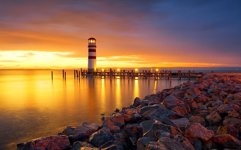 Leuchtturm Podersdorf von Silvio Schoisswohl