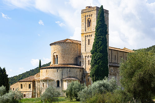 De Abdij van Sant'Antimo in Castelnuovo dell'Abate nabij Montalcino in Toscane, Italië. (1)