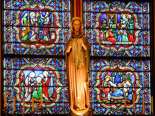glas in lood en Maria, Notre Dame, Parijs