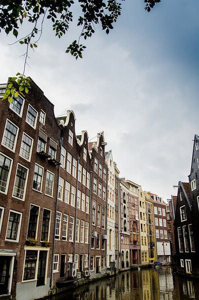 Amsterdamse herenhuizen aan de gracht van Ricardo Bouman