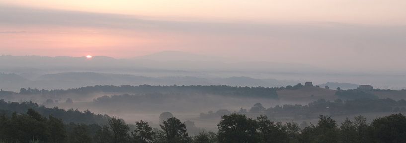 Tuscan Sunset van Lars Bemelmans