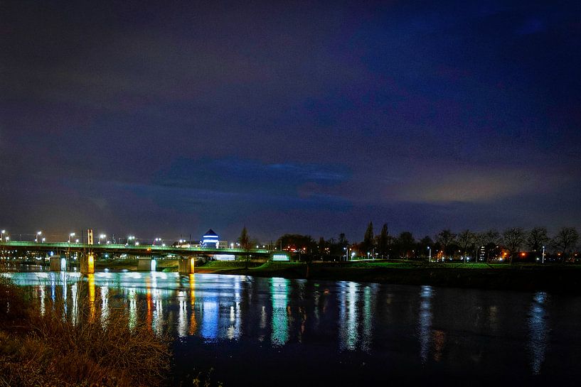 Venlo | Mirroring of the Railway Bridge and Blerick in the Meuse. by Jos Saris