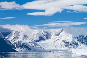 Berglandschap op Antarctica; van Hillebrand Breuker