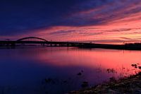 Lek-Brücke während der goldenen Stunde