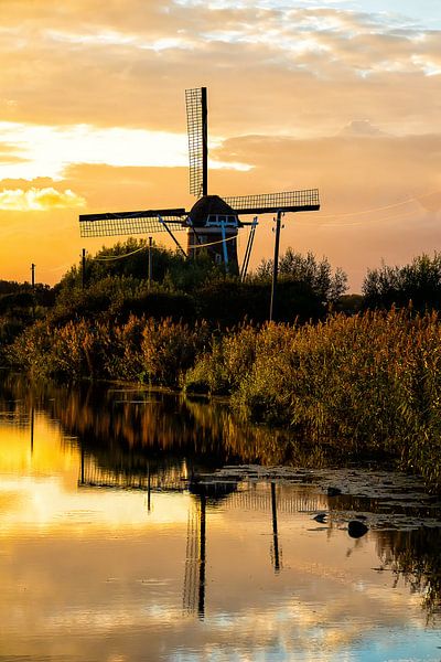 Moulin au coucher du soleil par Dik Wagensveld