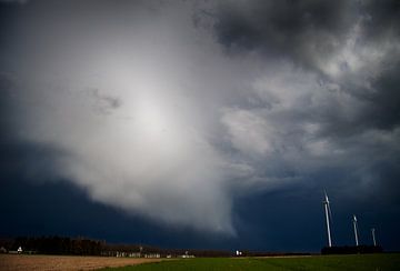 Onweersbui boven Limburg van Charelle Roeda