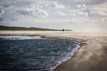 Dusty sand by Nienke Boon