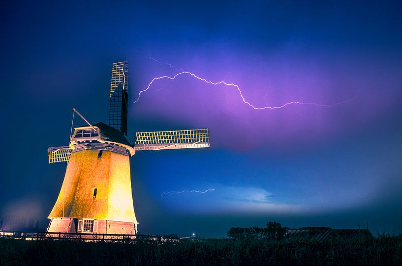 Thunder towards the mill by Marc Hollenberg