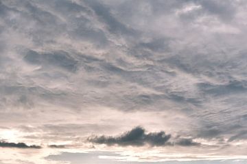 Na het noodweer -1- prachtige wolken van Ronald Smits