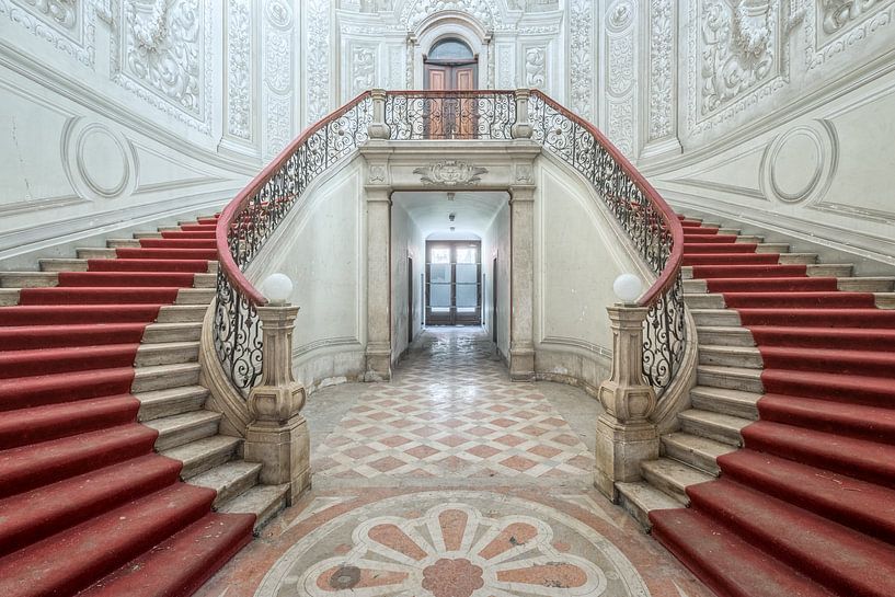 Lost Places - Portails d'entrée avec escalier par Gentleman of Decay