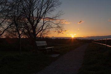 bankje met zonsondergang van Hartsema fotografie
